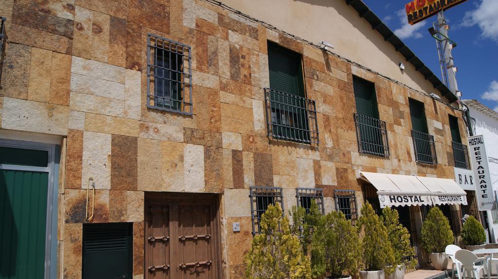 Hostal Restaurante Bustos Villarrubio Экстерьер фото
