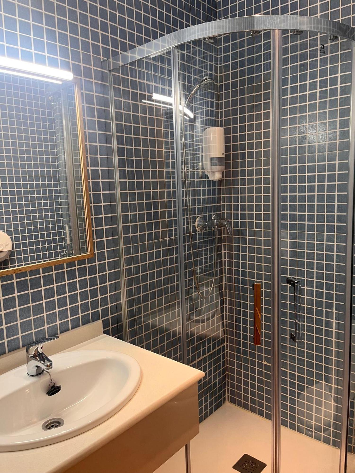 Hostal Restaurante Bustos Villarrubio Экстерьер фото