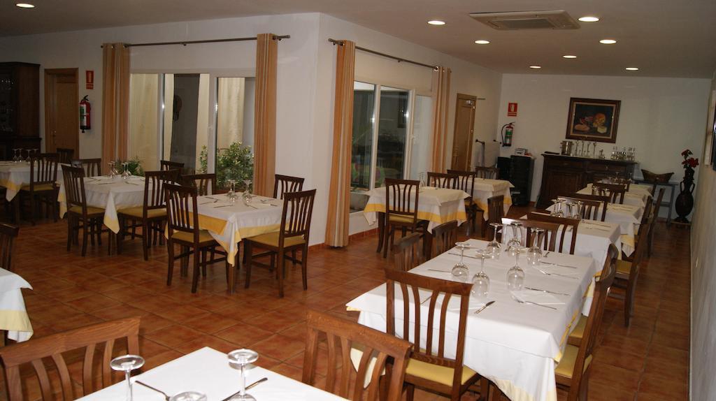 Hostal Restaurante Bustos Villarrubio Экстерьер фото