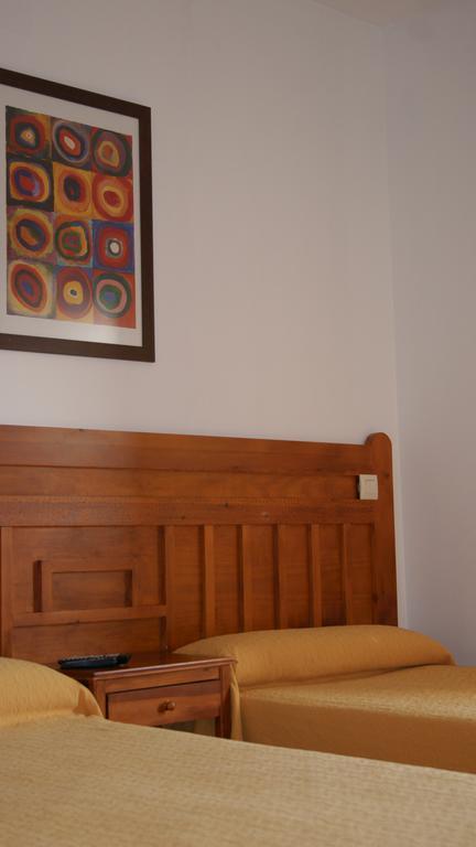 Hostal Restaurante Bustos Villarrubio Экстерьер фото