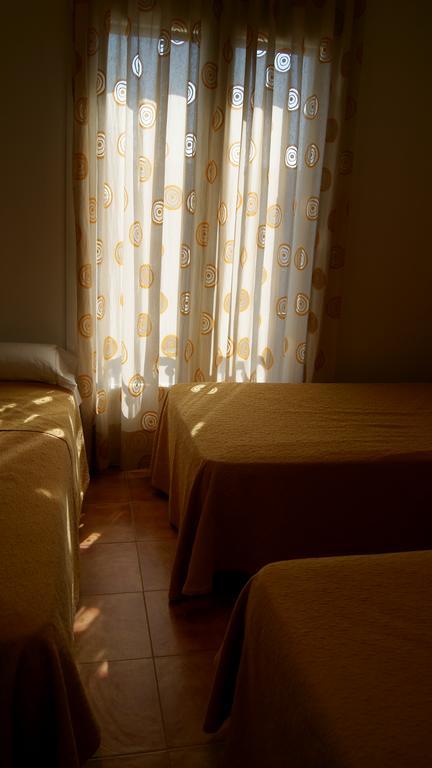 Hostal Restaurante Bustos Villarrubio Экстерьер фото